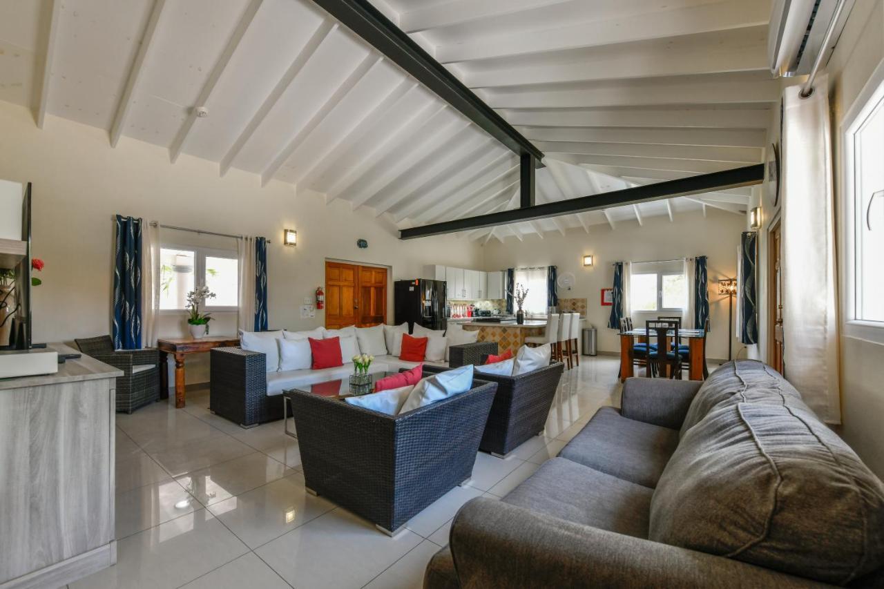 Villa Swiss Paradise With Private Pool Palm Beach Exteriér fotografie