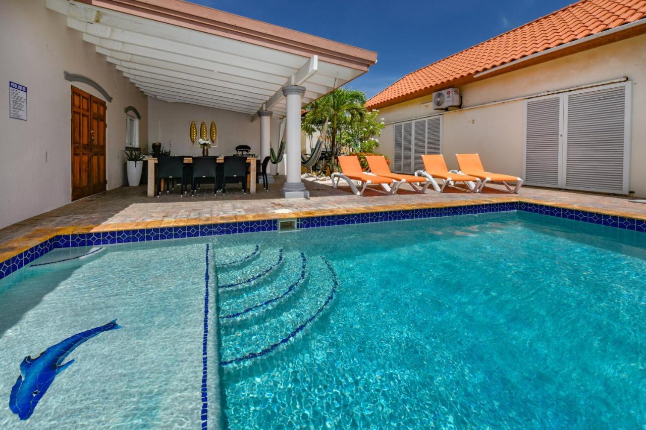 Villa Swiss Paradise With Private Pool Palm Beach Exteriér fotografie