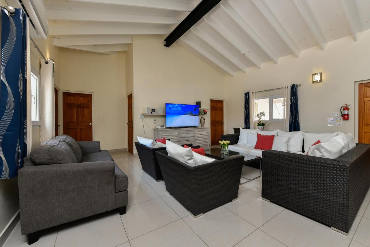 Villa Swiss Paradise With Private Pool Palm Beach Exteriér fotografie