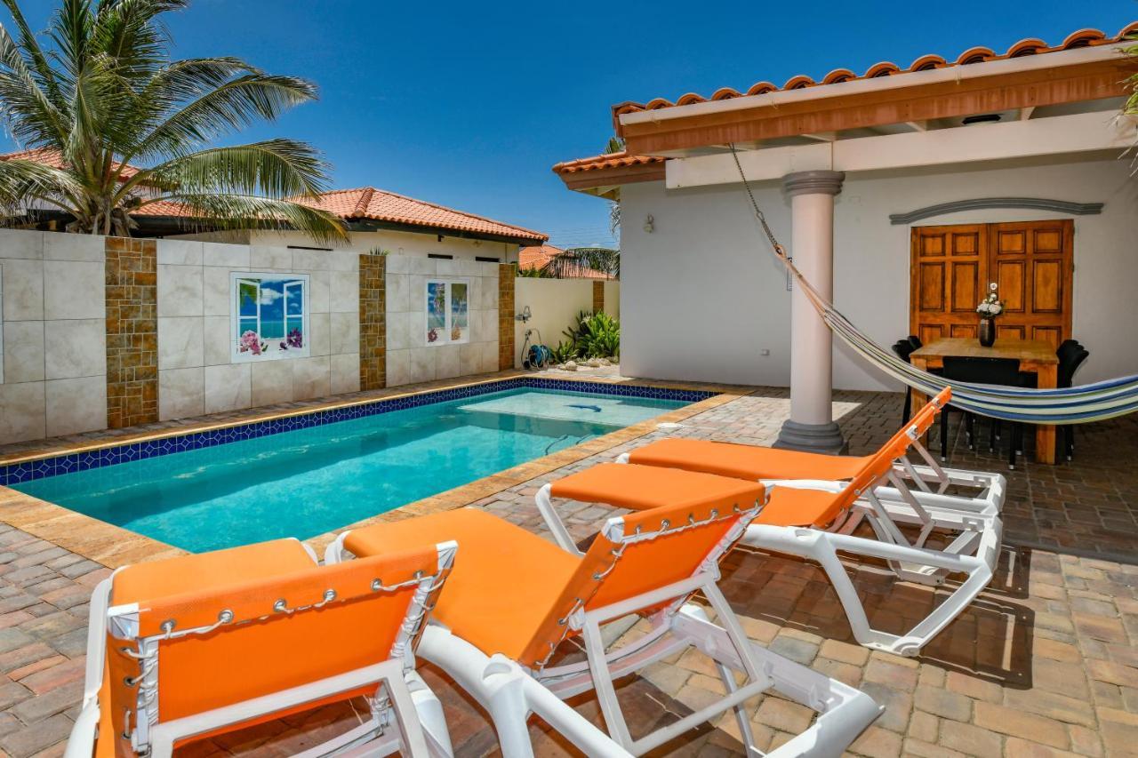 Villa Swiss Paradise With Private Pool Palm Beach Exteriér fotografie