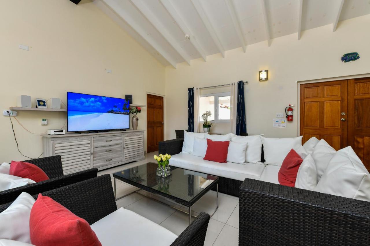 Villa Swiss Paradise With Private Pool Palm Beach Exteriér fotografie